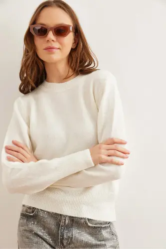 Kadın Ekru Bisiklet Yaka Yumuşak Dokulu Basic Triko Kazak KZK-19000845-Ekru 