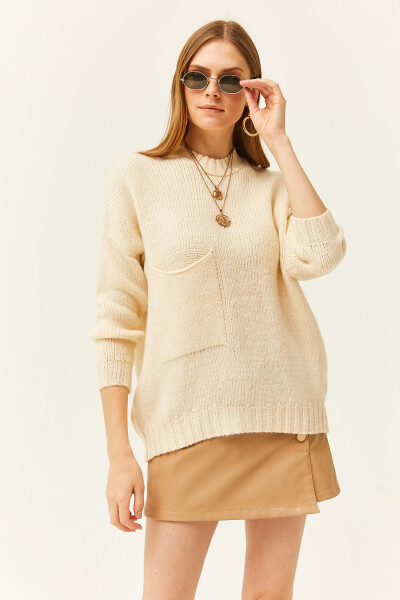 Kadın Ekru Cep Detaylı Yumuşak Dokulu Oversize Triko Kazak KZK-19000767-Ekru - 2