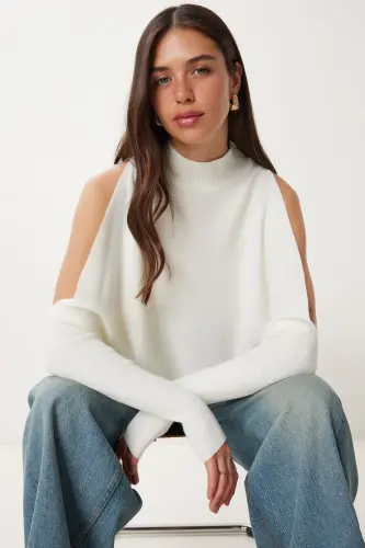 Kadın Ekru Cut Out Detaylı Oversize Triko Kazak AS00015-Ekru 
