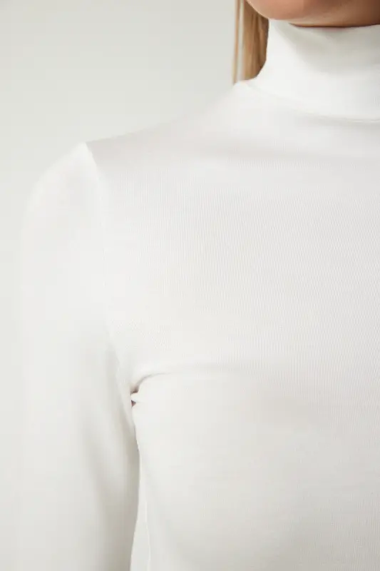 Kadın Ekru Dik Yaka Saran Esnek Örme Bluz UB00200-Ekru - 4