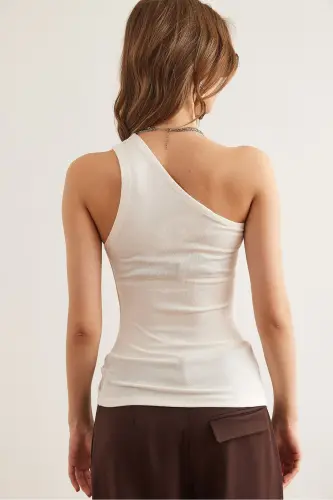 Kadın Ekru Drape Detaylı Tek Omuz Soft Touch Esnek Viskon Bluz BLZ-19002887 - Ekru - 6
