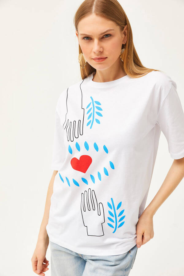 Kadın Ekru Hand Heart Baskılı Rahat Kalıp Tişört TSH-19000781 - Ekru - 1