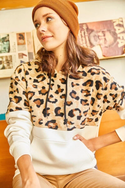 Kadın Ekru Leopar Polar Detaylı İçi Polarlı Kalın Sweatshirt SWT-19000470-Ekru Leopar - 3