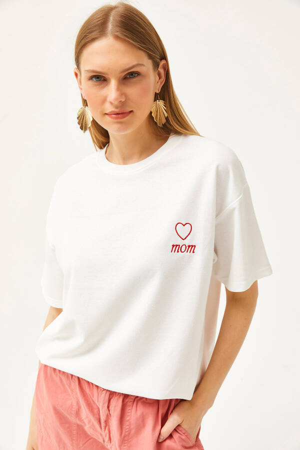 Kadın Ekru Mom Nakışlı 2 İplik Oversize Tişört TSH-19000785-Ekru - 2