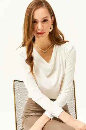 Kadın Ekru Vatkalı Pileli Degaje Yaka Bluz BLZ-19002419-Ekru - 3