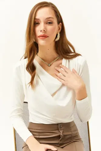 Kadın Ekru Vatkalı Pileli Degaje Yaka Bluz BLZ-19002419-Ekru - 4