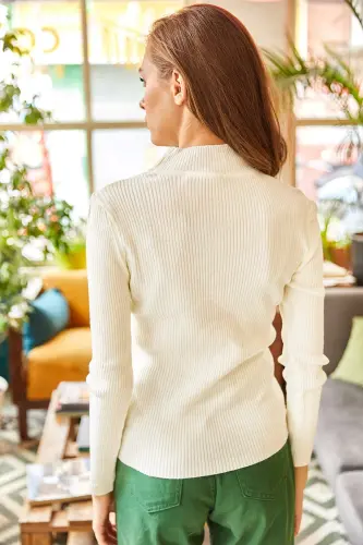 Kadın Ekru Yarım Balıkçı Zikzak Dokulu Yumuşak Triko Kazak KZK-19000447-Ekru - 2