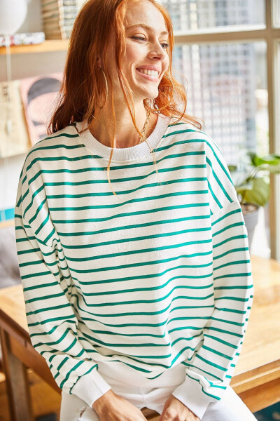 Kadın Ekru Yeşil Çizgili Basic Yumuşak Dokulu Salaş Sweatshirt SWT-19000457 - Ekru Yeşil - 3