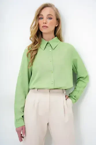 Kadın Fıstık Yeşili Basic Viscon Dokuma Gömlek ALC-X5442-FISTIK YEŞİLİ - TREND ALAÇATI STILI (1)