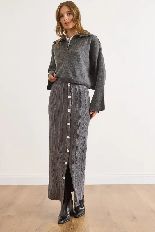 Kadın Füme Beli Lastikli Düğmeli Yırtmaçlı Uzun Etek ETK-19000293-Füme - OLALOOK