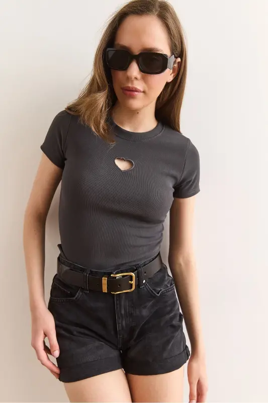 Kadın Füme Kalp Dekolteli İnce Fitilli Crop Bluz BLZ-19002939 - Füme - 5