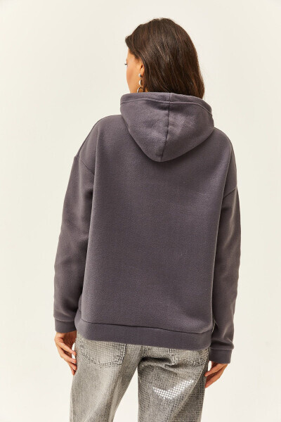 Kadın Füme Kapşonlu Kanguru Cepli Polar Sweatshirt SWT-19000435 - Füme - 5