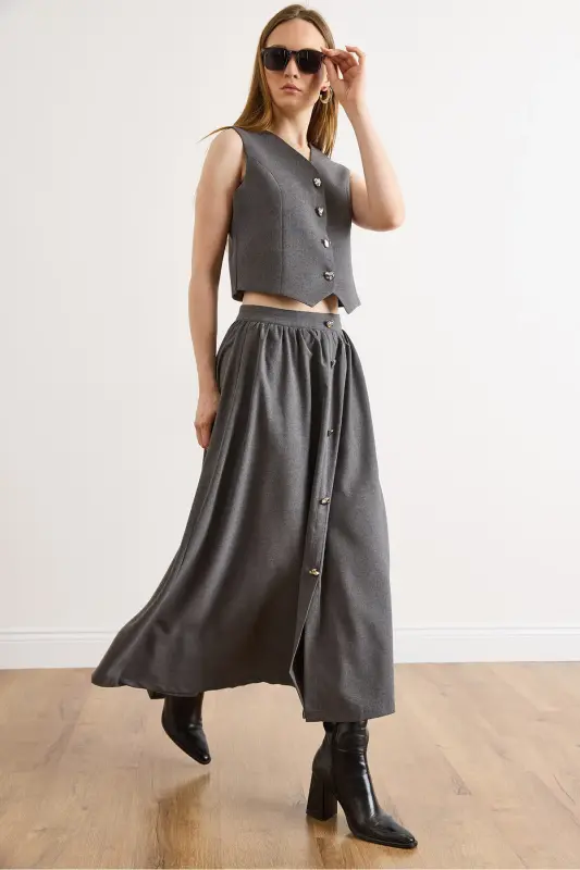 Kadın Füme Üst Astarlı Yelek Alt Düğmeli Kloş Etek Takım TKM-19000376-Füme - 4