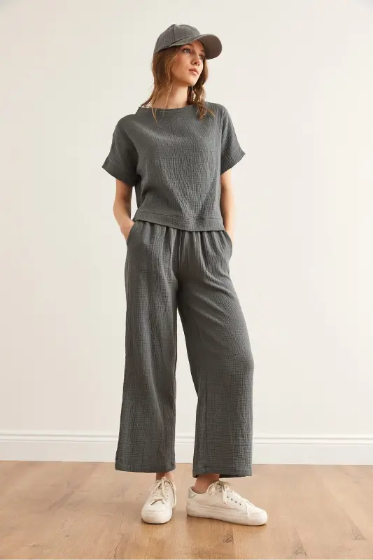 Kadın Füme Üst Bluz Alt Pantolon Müslin Takım TKM-19000364-Füme - 3