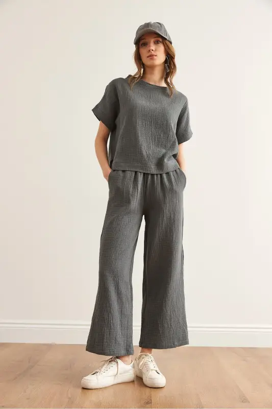 Kadın Füme Üst Bluz Alt Pantolon Müslin Takım TKM-19000364-Füme - 4