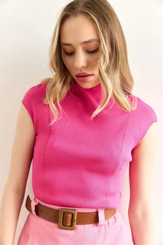 Kadın Fuşya Dik Yaka Dikiş Detaylı Crop Bluz BLZ-19003005 - Fuşya - 4
