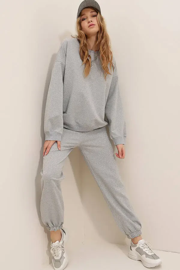 Kadın Gri Bisiklet Yaka Beli Ve Paçası Lastikli İki İplik Basic Eşofman Takımı ALC-507-669-001-GRİ - 6