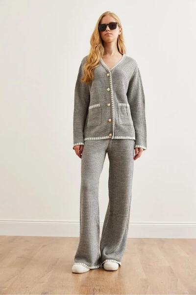 Kadın Gri Biye Detaylı Üst Hırka Alt Pantolon Triko Takım TKM-19000305-Gri - OLALOOK (1)