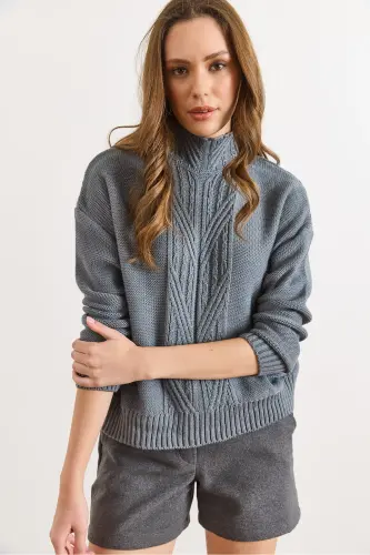 Kadın Gri Dik Yaka Ortası Saç Örgülü Triko Kazak KZK-19000912-Gri 