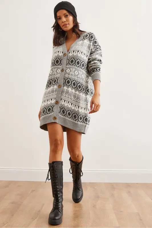 Kadın Gri Etnik Desenli Oversize Triko Hırka HRK-19000300-Gri - OLALOOK