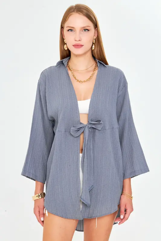 Kadın Gri Kendinden Çizgili Önden Bağlamalı Kimono Gömlek ARM-24Y001101-Gri - 5