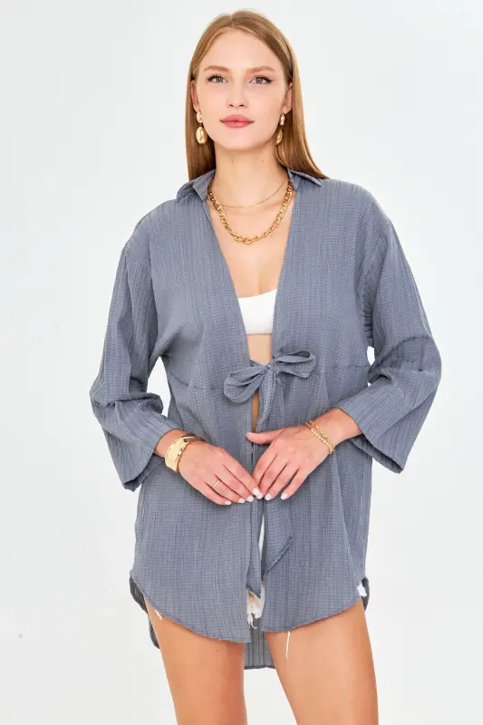Kadın Gri Kendinden Çizgili Önden Bağlamalı Kimono Gömlek ARM-24Y001101-Gri - 4