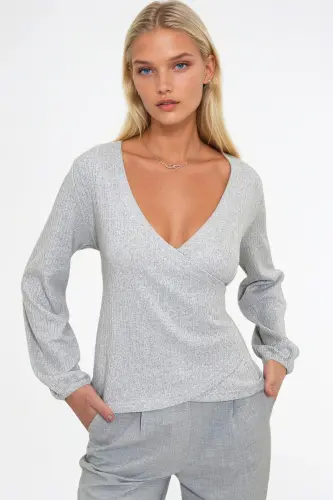Kadın Gri Kruvaze Yaka Kolu Lastikli Bluz ALC-X12929-Gri - 3