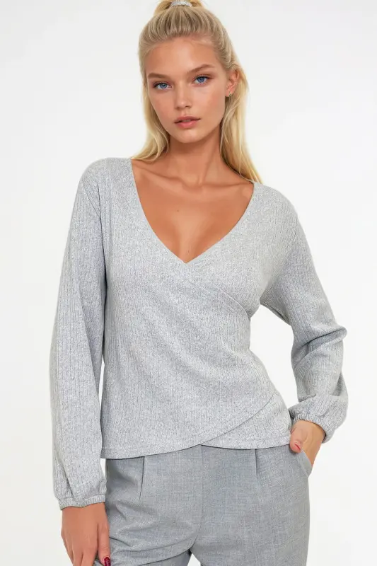 Kadın Gri Kruvaze Yaka Kolu Lastikli Bluz ALC-X12929-Gri - 4