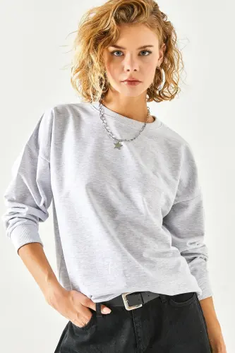 Kadın Gri Melanj Basic Yumuşak Dokulu Salaş Sweatshirt SWT-19000457-Gri Melanj - OLALOOK (1)