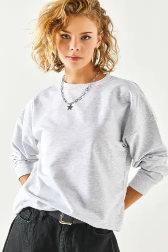 Kadın Gri Melanj Basic Yumuşak Dokulu Salaş Sweatshirt SWT-19000457-Gri Melanj - 4