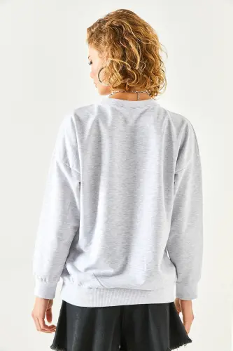 Kadın Gri Melanj Basic Yumuşak Dokulu Salaş Sweatshirt SWT-19000457-Gri Melanj - 7