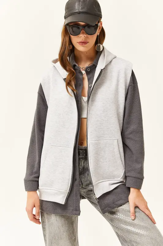 Kadın Gri Melanj Kanguru Cepli Kapüşonlu Şardonlu Oversize Yelek - Gri Melanj - 2