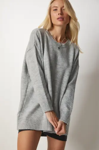 Grauer Oversize-Strickpullover für Damen PN00054 - Grau - 3