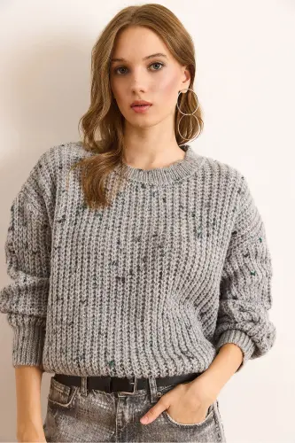 Kadın Gri Renk Detaylı Yumuşak Detaylı Oversize Triko Kazak KZK-19000862-Gri - 3