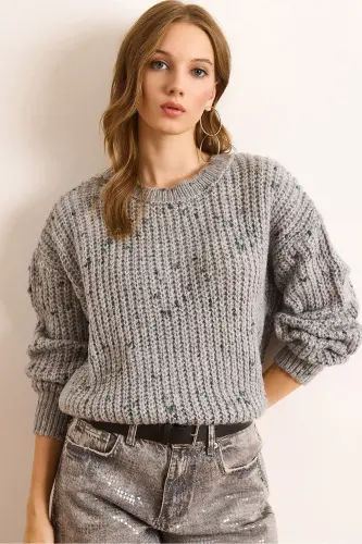 Kadın Gri Renk Detaylı Yumuşak Detaylı Oversize Triko Kazak KZK-19000862-Gri 