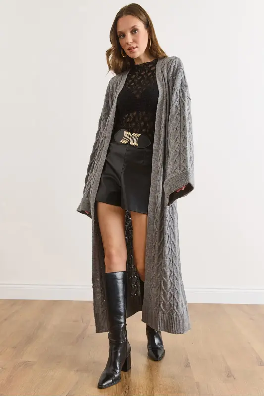 Kadın Gri Saç Örgü Manşet Katlamalı Maxi Triko Hırka HRK-19000327-Gri - OLALOOK