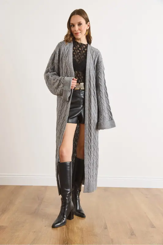 Kadın Gri Saç Örgü Manşet Katlamalı Maxi Triko Hırka HRK-19000327-Gri - 2