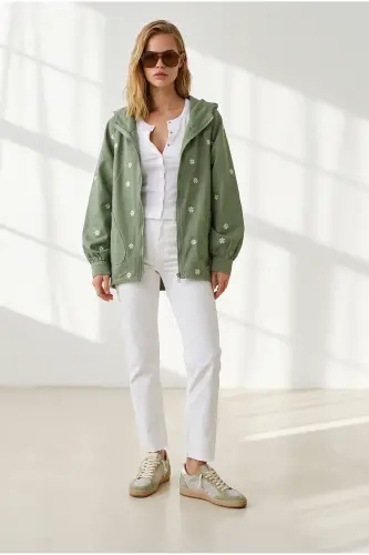 Kadın Haki Fermuarlı Cepli Kapüşonlu Nakış Detaylı Denim Ceket CKT-19000380 - Haki - 5