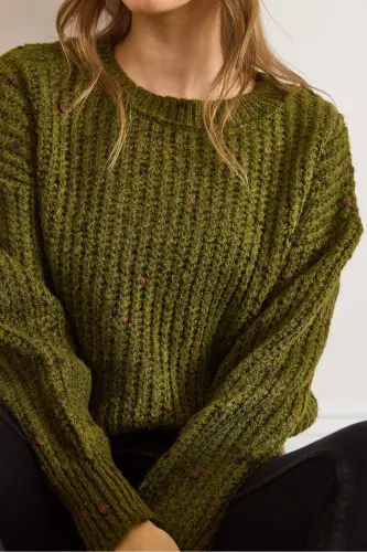 Kadın Haki Renk Detaylı Yumuşak Detaylı Oversize Triko Kazak KZK-19000862-Haki - 2