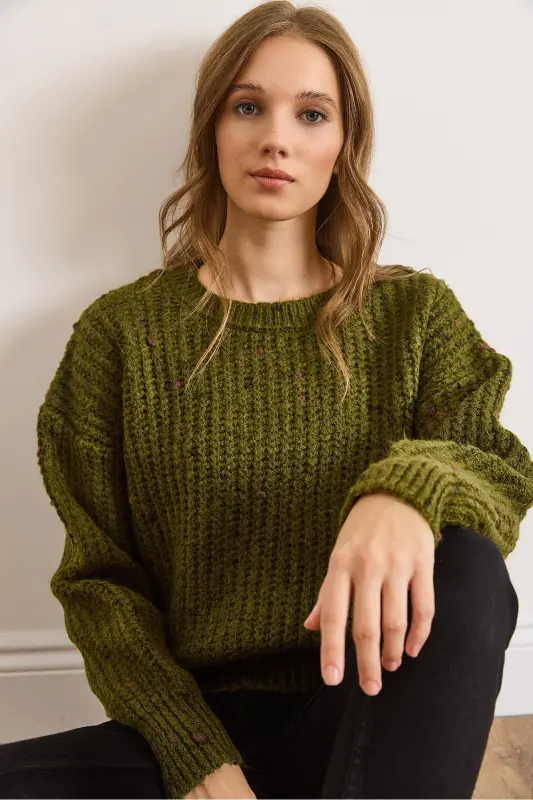 Kadın Haki Renk Detaylı Yumuşak Detaylı Oversize Triko Kazak KZK-19000862-Haki - 3