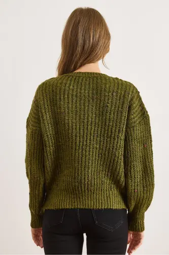 Kadın Haki Renk Detaylı Yumuşak Detaylı Oversize Triko Kazak KZK-19000862-Haki - 5