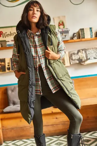 Kadın Haki Siyah Çift Taraflı Dolgulu Kapüşonlu Dokuma Yelek YLK-19000013-Haki Siyah - 3