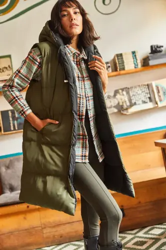 Kadın Haki Siyah Çift Taraflı Dolgulu Kapüşonlu Dokuma Yelek YLK-19000013-Haki Siyah - 4