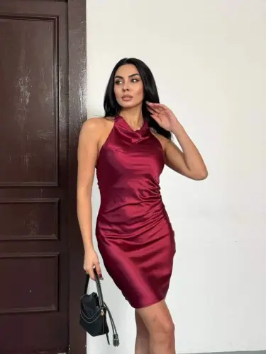 Kadın Halter Yaka Sırt Dekolteli Mini Saten Elbise - 3
