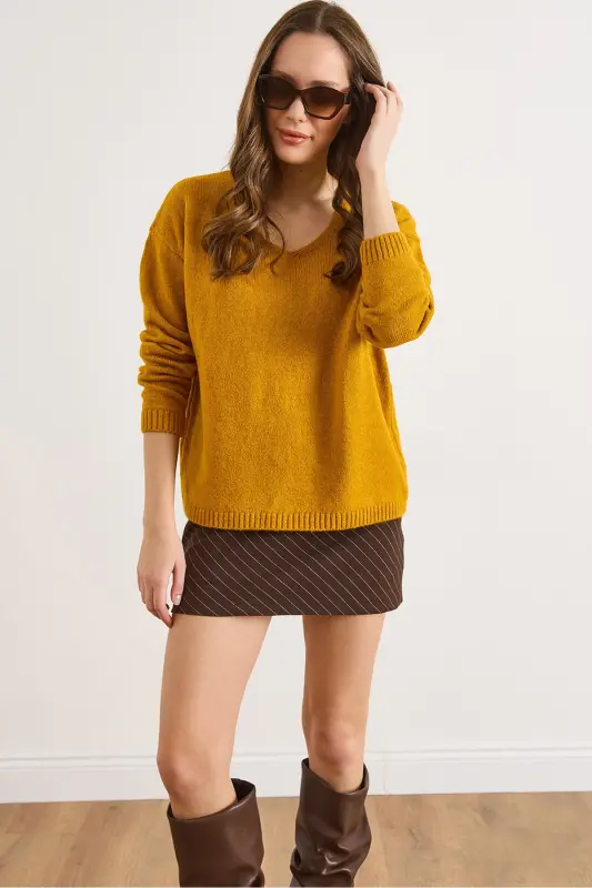 Kadın Hardal V Yaka Yumuşak Dokulu Triko Kazak KZK-19000598-Hardal - OLALOOK