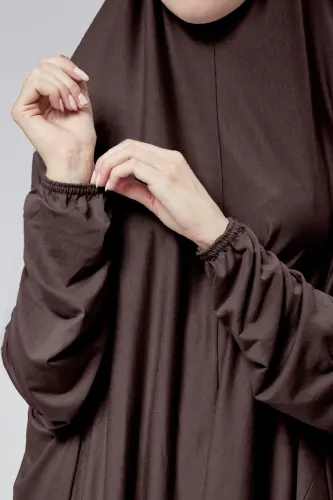 Kadın İki Parça Namaz Elbisesi Başörtülü Organik Pamuklu Lastikli Kolu Kaymaz Etek Penye Tesettür-Kahverengi - 6