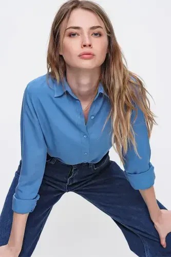 Kadın İndigo Basic Dokuma Gömlek ALC-X5442-İNDİGO - TREND ALAÇATI STILI (1)