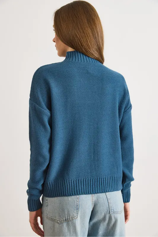 Kadın İndigo Dik Yaka Ortası Saç Örgülü Triko Kazak KZK-19000912-İndigo - 4