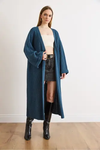 Kadın İndigo Manşeti Katlamalı Maxi Triko Hırka HRK-19000297-İndigo - OLALOOK (1)