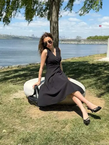 Kadın Ithal Krep Kumaş Kruvaze Yaka Eteği Kloş Kolsuz Mini Elbise - 5